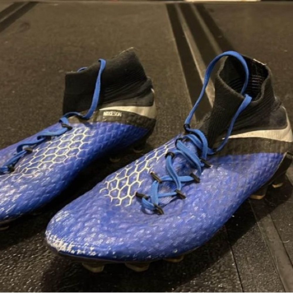 Nike men’s hypervenom soccer cleats